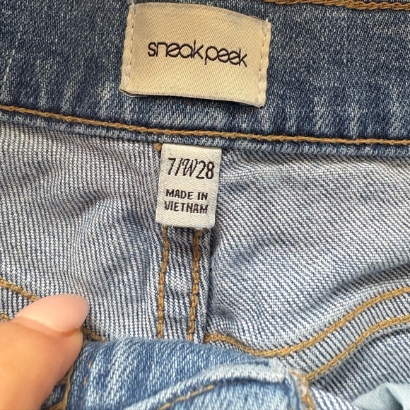 Sneak peek woman’s light wash denim wide leg jeans size 7/28 Preloved - Picture 5 of 5